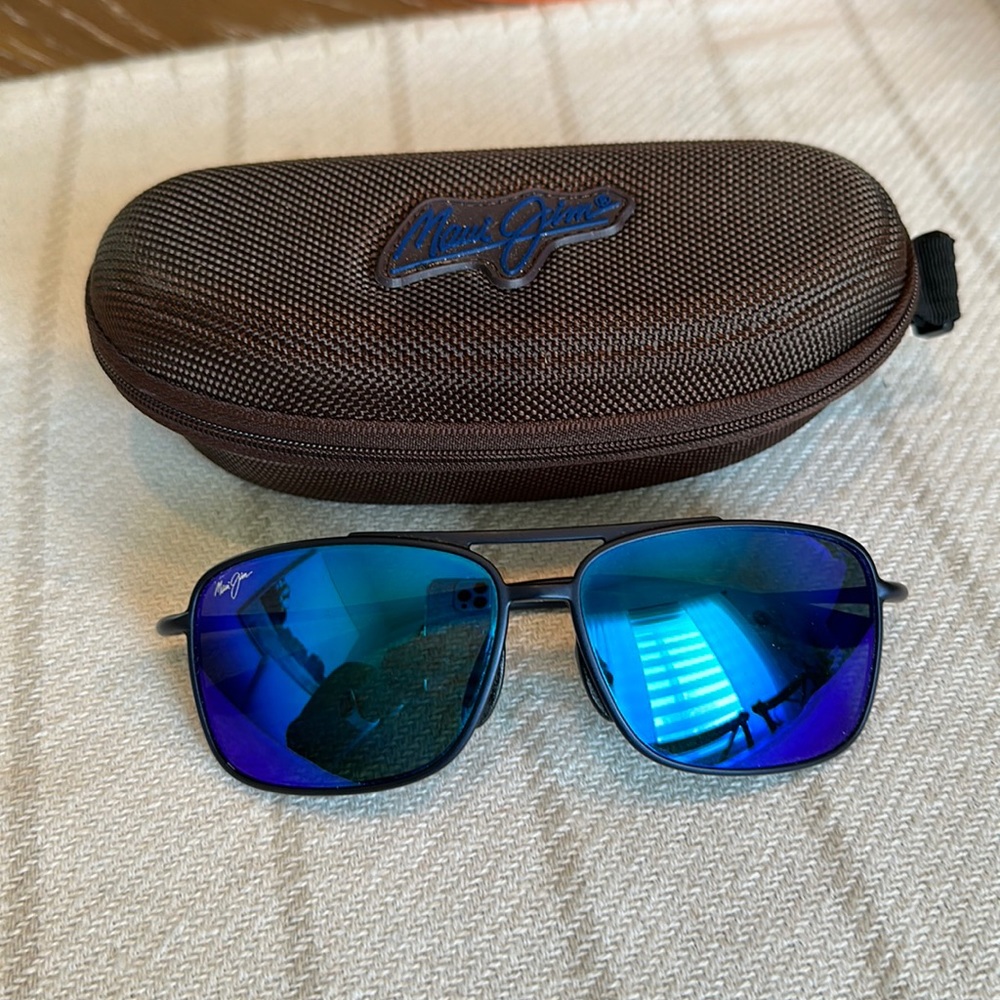 Men’s Maui Jim sport polarized mirrored sunglasses.